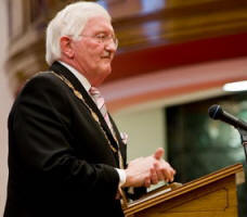 Endorsing the book is Lisburn Mayor, Councillor Ronnie Crawford.