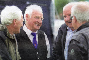 Enjoying a chat during the All Ireland Pipe Band Championships at Lisburn Leisureplex. US2709-525cd Pic by CLIFF DONALDSON 